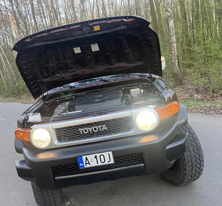Toyota FJ cena 129900 przebieg: 69700, rok produkcji 2007 z Warszawa małe 254